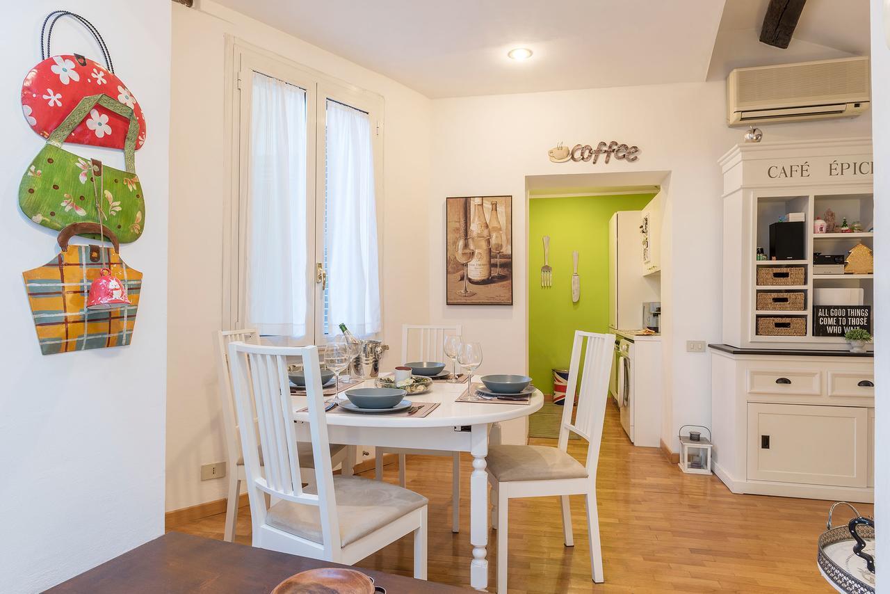 Penthouse With Terrace In The Heart Of Romeアパートメント エクステリア 写真