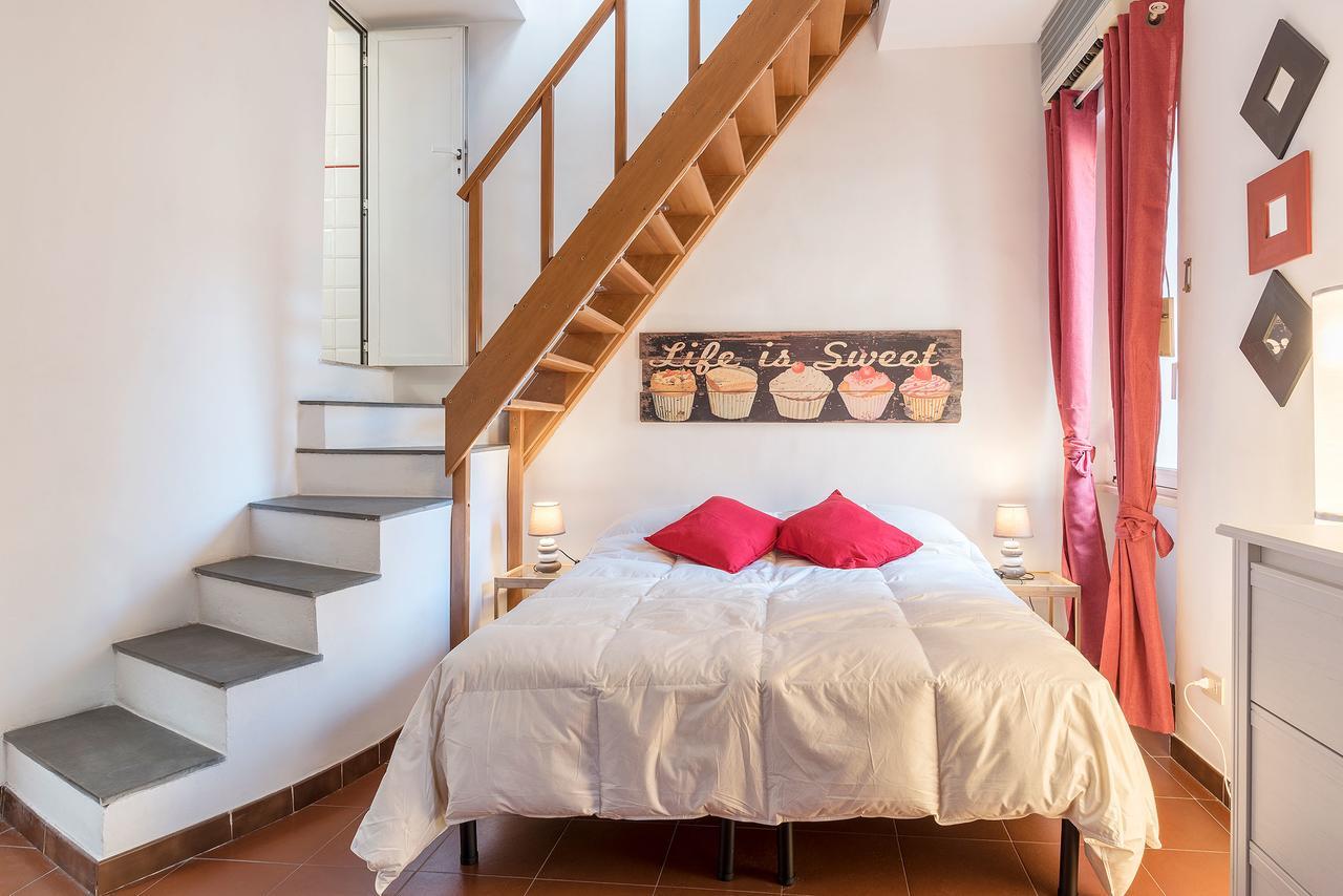 Penthouse With Terrace In The Heart Of Romeアパートメント エクステリア 写真