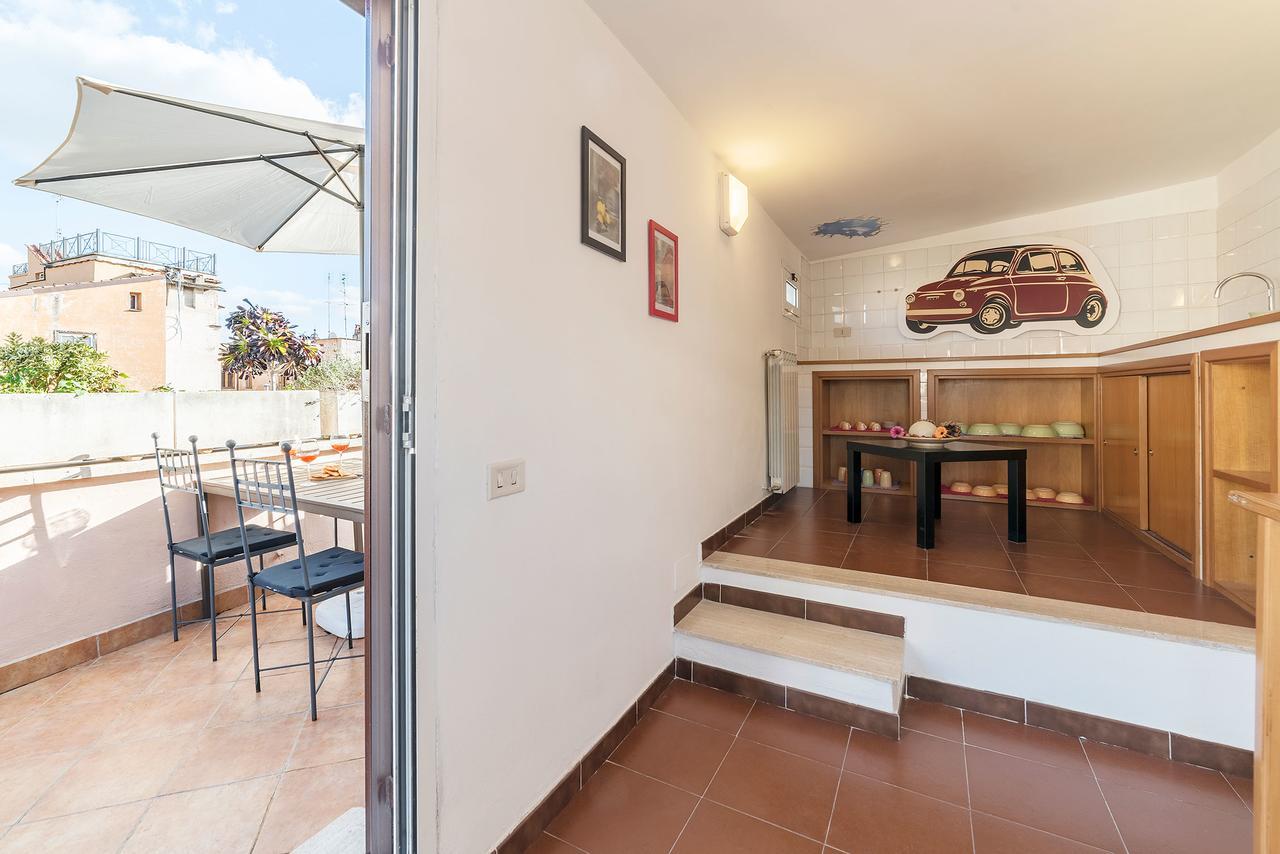 Penthouse With Terrace In The Heart Of Romeアパートメント エクステリア 写真